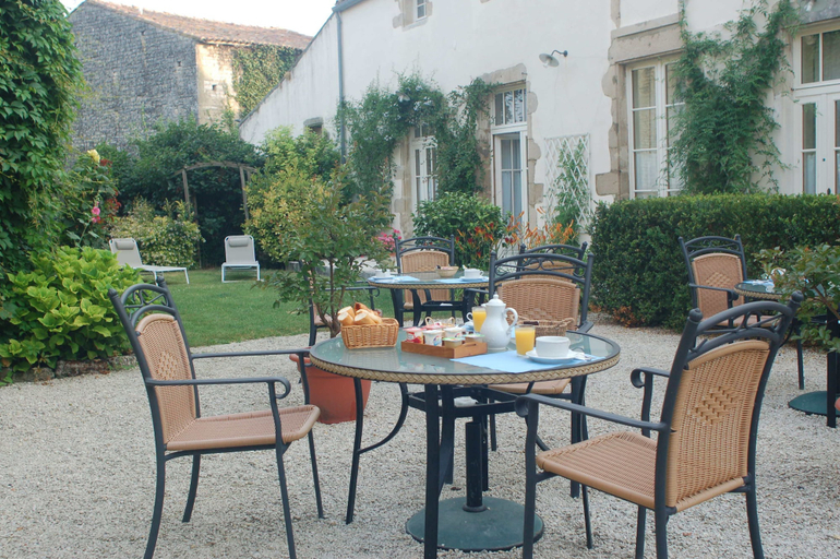 Food & Drinks 5, Hotel du Donjon, Charente-Maritime