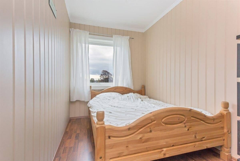 Bedroom 4, StayPlus 3BR City Apartment With Garden, Kristiansand