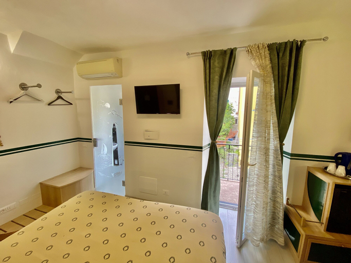 Bedroom 18