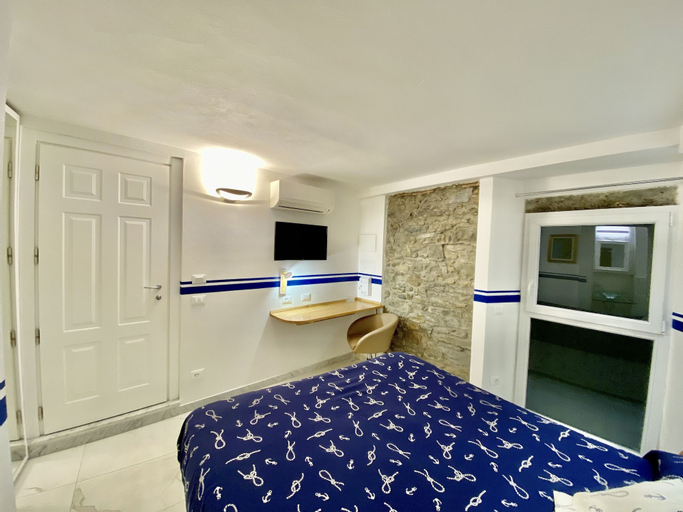 Bedroom 26