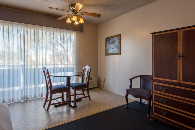 Others 4, Coral Reef Inn & Suites, Alameda