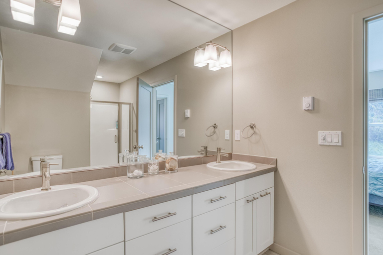 Bathroom 3, The Sandpiper - Rockaway, Tillamook