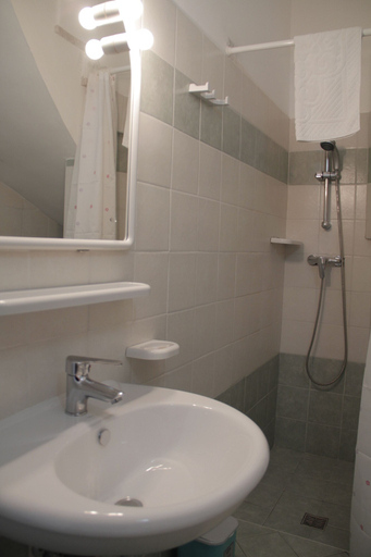 Bathroom 5, B&B Monterossi, Lecce