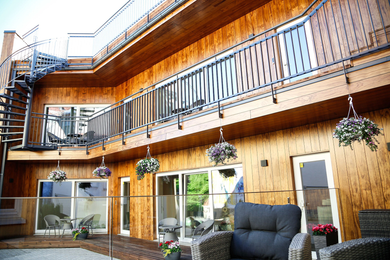 Exterior & Views