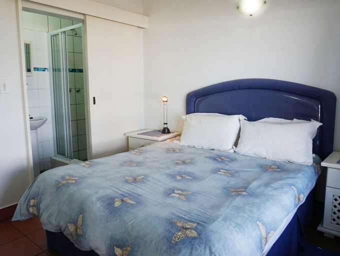 Bedroom 3, Southern Comfort - Periwinkle, Ugu