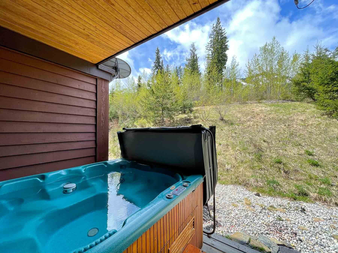 Sport & Beauty, Whispering Pines, Columbia-Shuswap