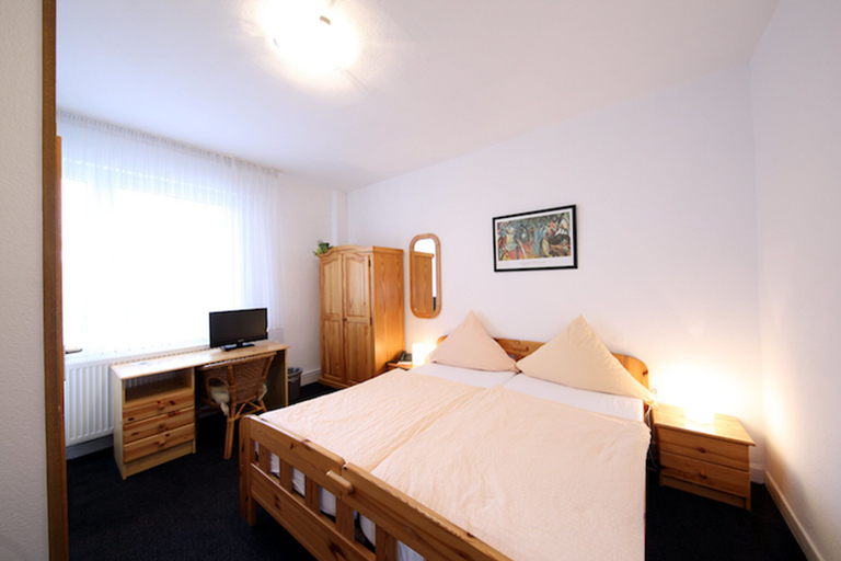 Bedroom 4, Hotel Garni Schilling, Duisburg