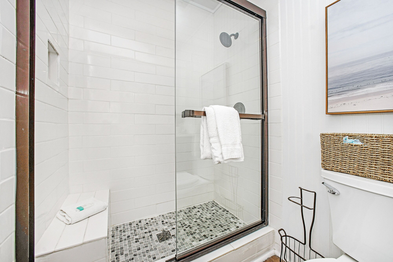 Bathroom 5, Seahaunts 7C - 1930195, Walton