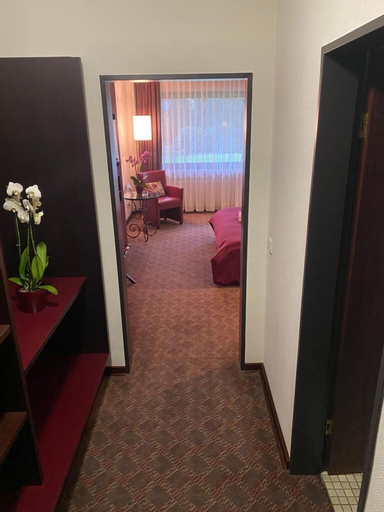Exterior & Views 22