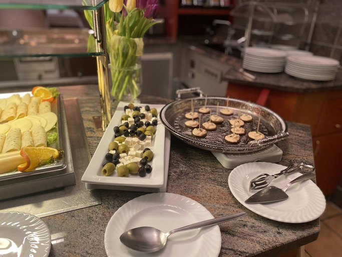 Food & Drinks 15