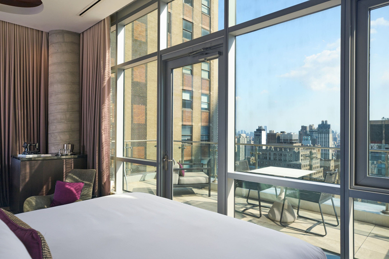 Bedroom 3, Renaissance New York Midtown Hotel, New York