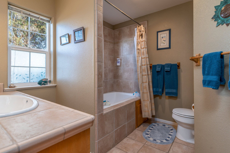 Bathroom 4, Sea Haven, Mendocino