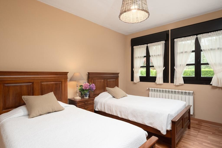 Bedroom 3, Casa Rural En Gulpiyuri Llanes, Asturias