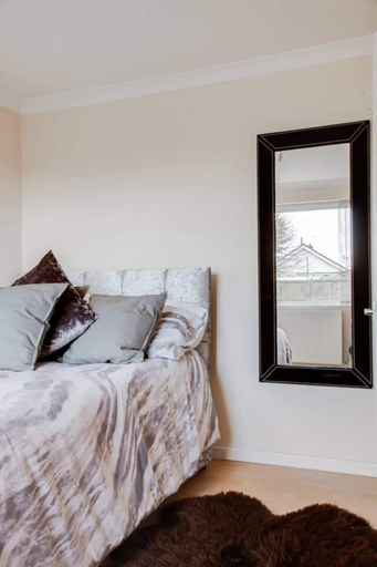 Bedroom 3, Bungalow 2 min Walk to Beach and sea Sleeps 6, Kent