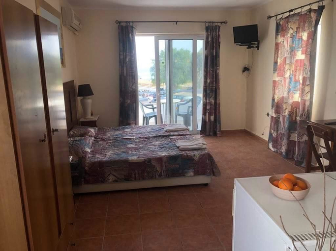Bedroom 2, Tommy's Rooms, South Aegean