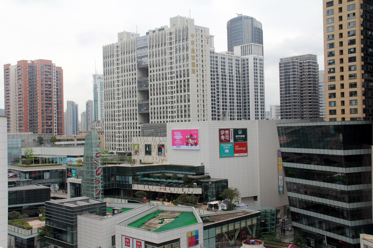 Exterior & Views 12