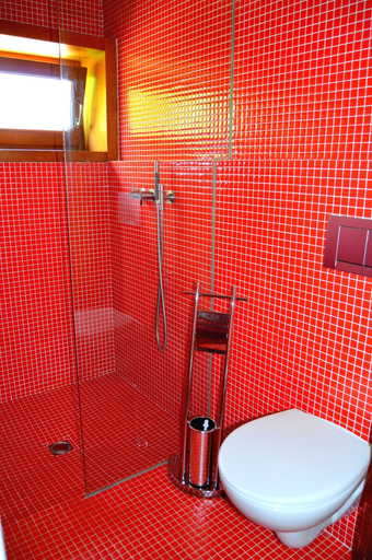 Bathroom 4, Santa Monica Holiday House, Girona