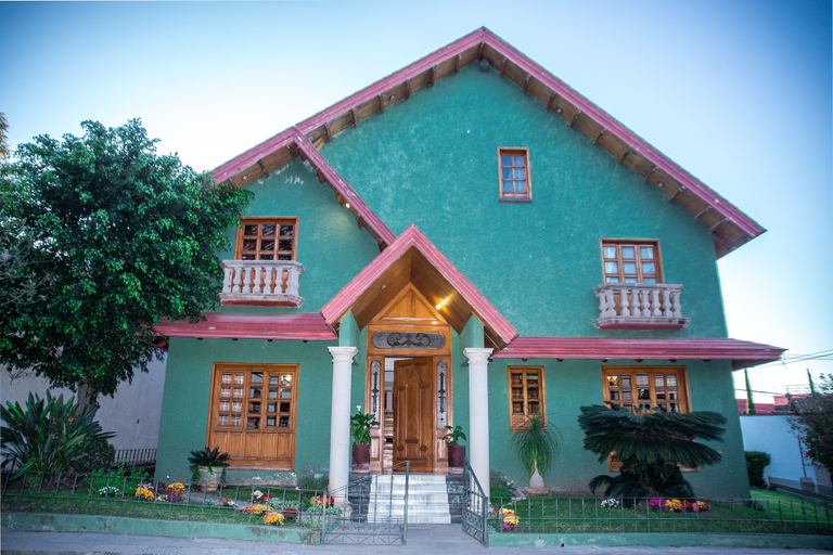 Exterior & Views