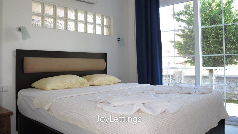 Room 5, Villa CEB2 by JoyLettings, Fethiye