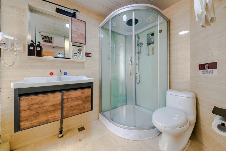 Bathroom, Jun Hotel Shandong Qingdao Huangdao District Shiyou University, Qingdao