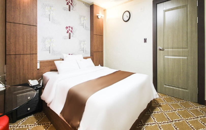 Bedroom 3, Uljin Grand Hotel, Uljin