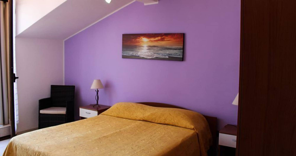 Bedroom 2, Casa Vacanze Due Passi e il Mare, Messina