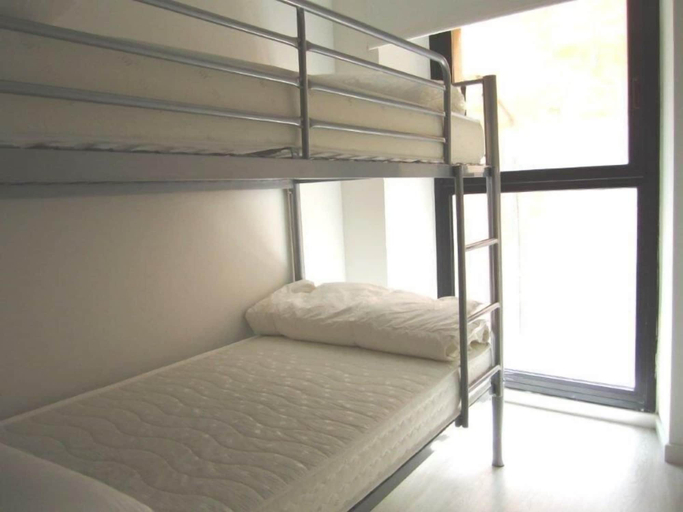 Bedroom 2, Apartamento Renovado LLança Centro - 182, Girona