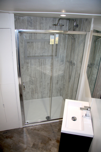 Bathroom 3, Skye Cabins, Highland