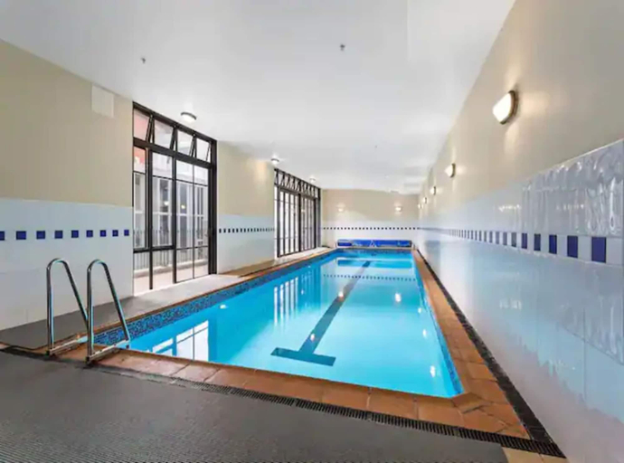 Sport & Beauty, Stunning Sky Tower View Studio Pool And Gym!, Waitakere