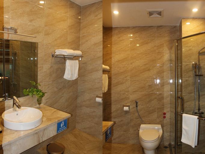 Bathroom 4, Hai Yen Luxury Hotel, Cẩm Phả