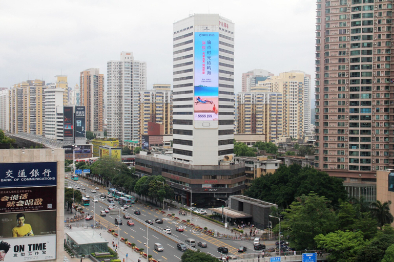 Exterior & Views 16