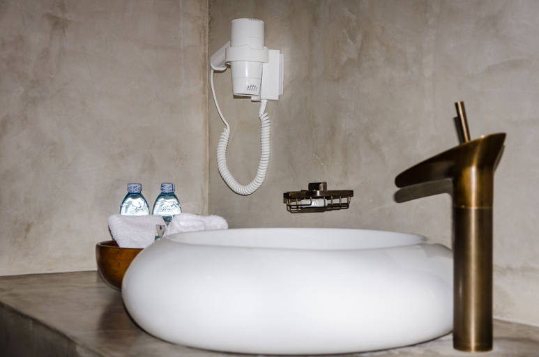 Bathroom 4, Emburara Farm Lodge, Kashari