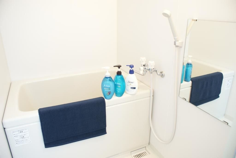Bathroom, Sakura Apartment 0-13, Osaka
