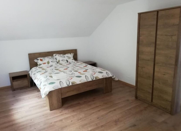 Bedroom 2, Pensiunea Rozelor, Voila