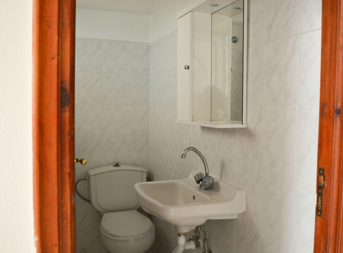 Bathroom, Tommy's Rooms, South Aegean
