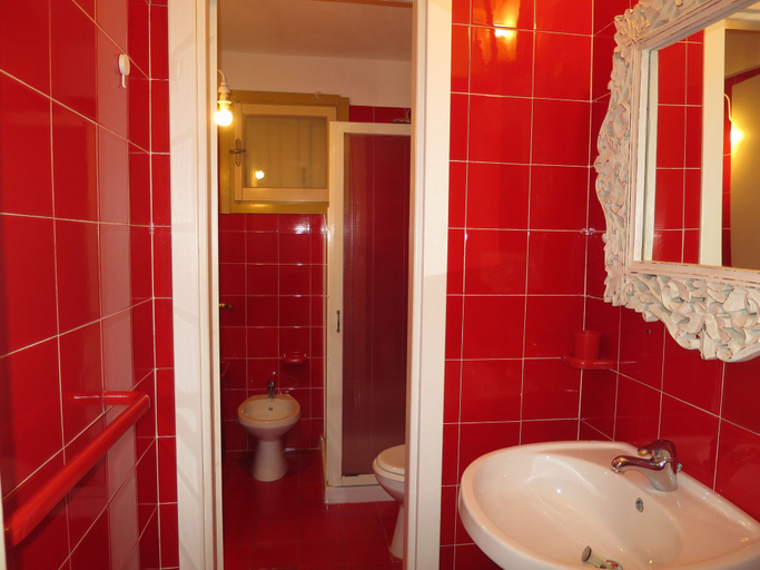 Bathroom 5, Appartamenti San Teodoro 1, Nuoro