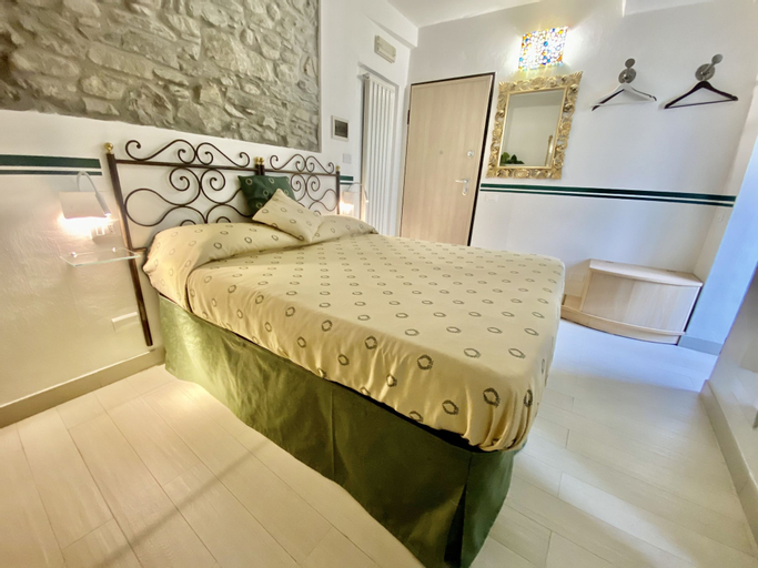 Bedroom 12