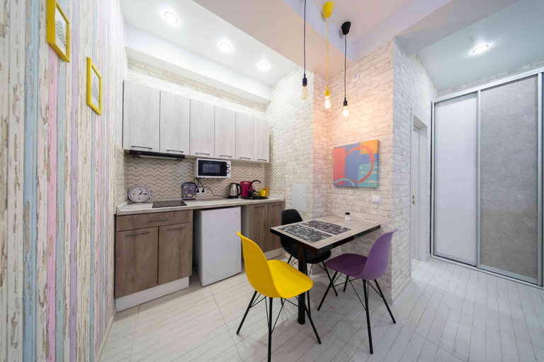 Others 5, More Apartments na Plotinnoy 2 - 2, Sochi gorsovet