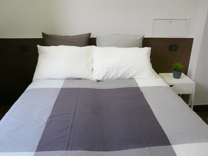 Bedroom 4, Fermata MONTESANTO, Napoli