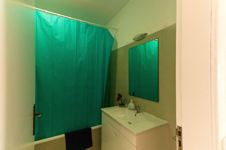Bathroom 3, Charming 2-bed Apartment in Armacao de Pera, Silves