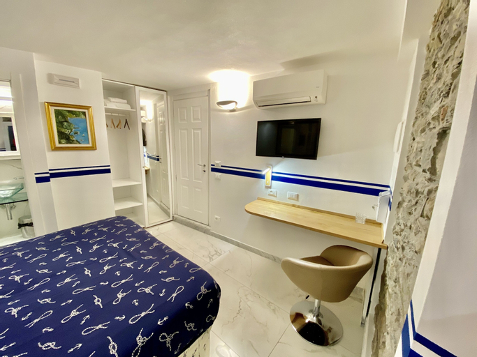 Bedroom 25