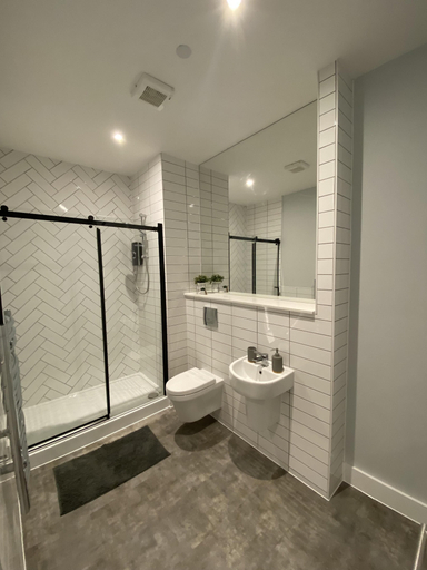 Bathroom 2, Kempston Suites Liverpool Apartment 10, Sefton