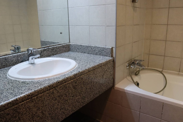 Bathroom, Stunning Studio With Close Kitchen And Pool, Dubai