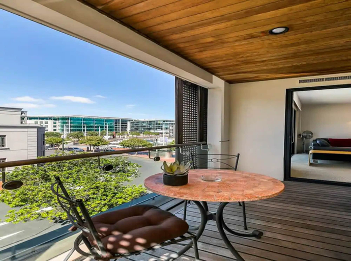 Others 5, Enormous CBD 1BR Unit w/ Parking by Zodiak Stays, Waitakere
