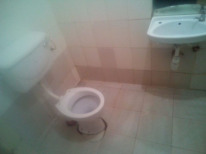 Bathroom, Big Klub Restaurant, Mathira