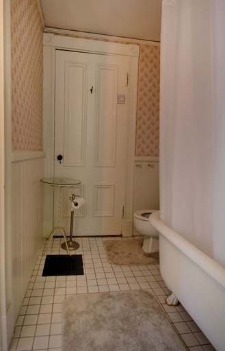 Bathroom 3, Old Corner Inn, Essex