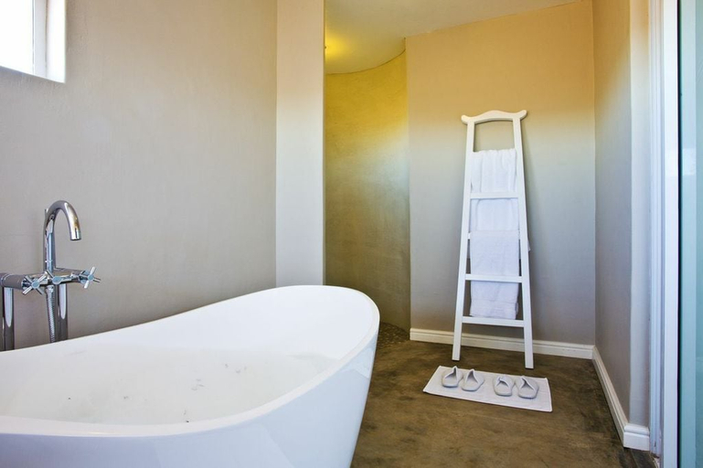 Bathroom 3, Africa Safari Lodge, Mariental Urban