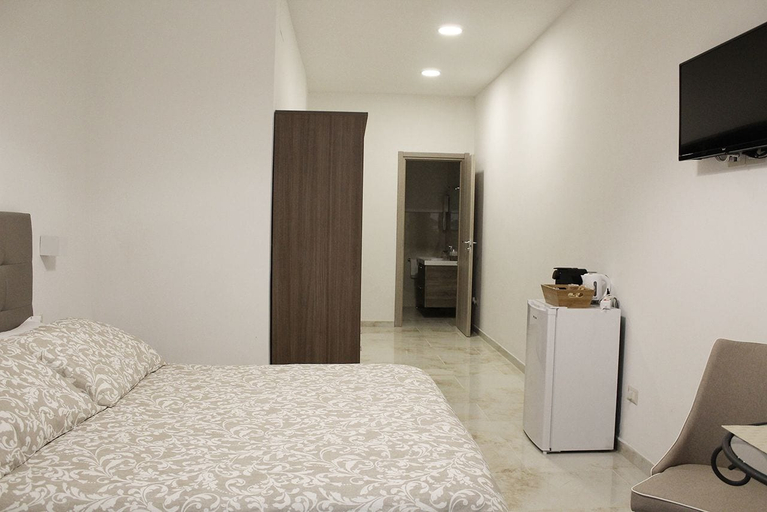 Bedroom 3, B&B Napolimilionaria 2, Napoli