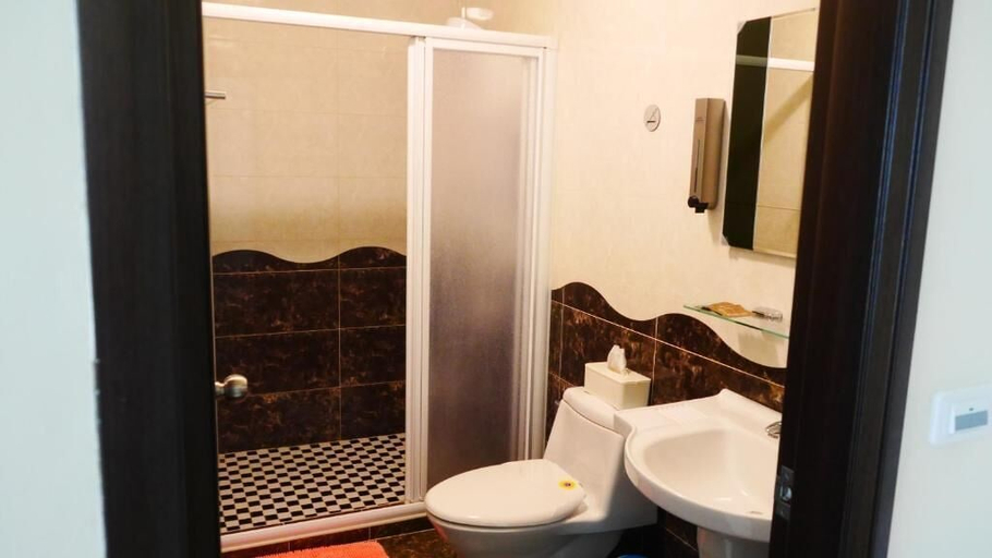 Bathroom 3, Finest Hour Guesthouse, Taitung