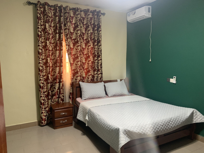 Bedroom 2, Latitude Guest House, Mfoundi